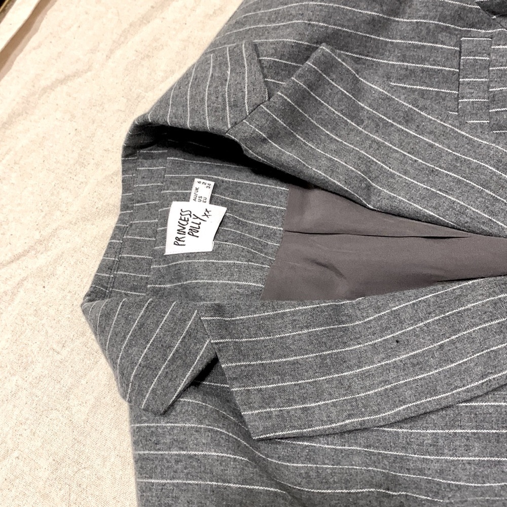 Cropped Grey Blazer from Princess Polly - Picture 3 of 3